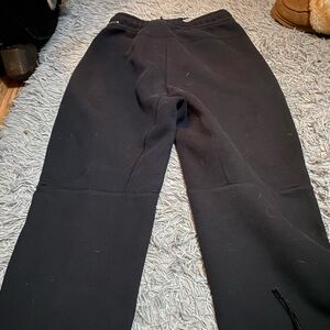 there brand new there medium but they fit large they’ve only been wore once